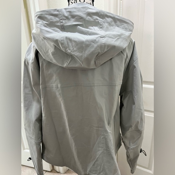 Thakoon Jacket, Pale Gray color Size Medium NWT TECHNICAL WINDBREAKER - Picture 4 of 10